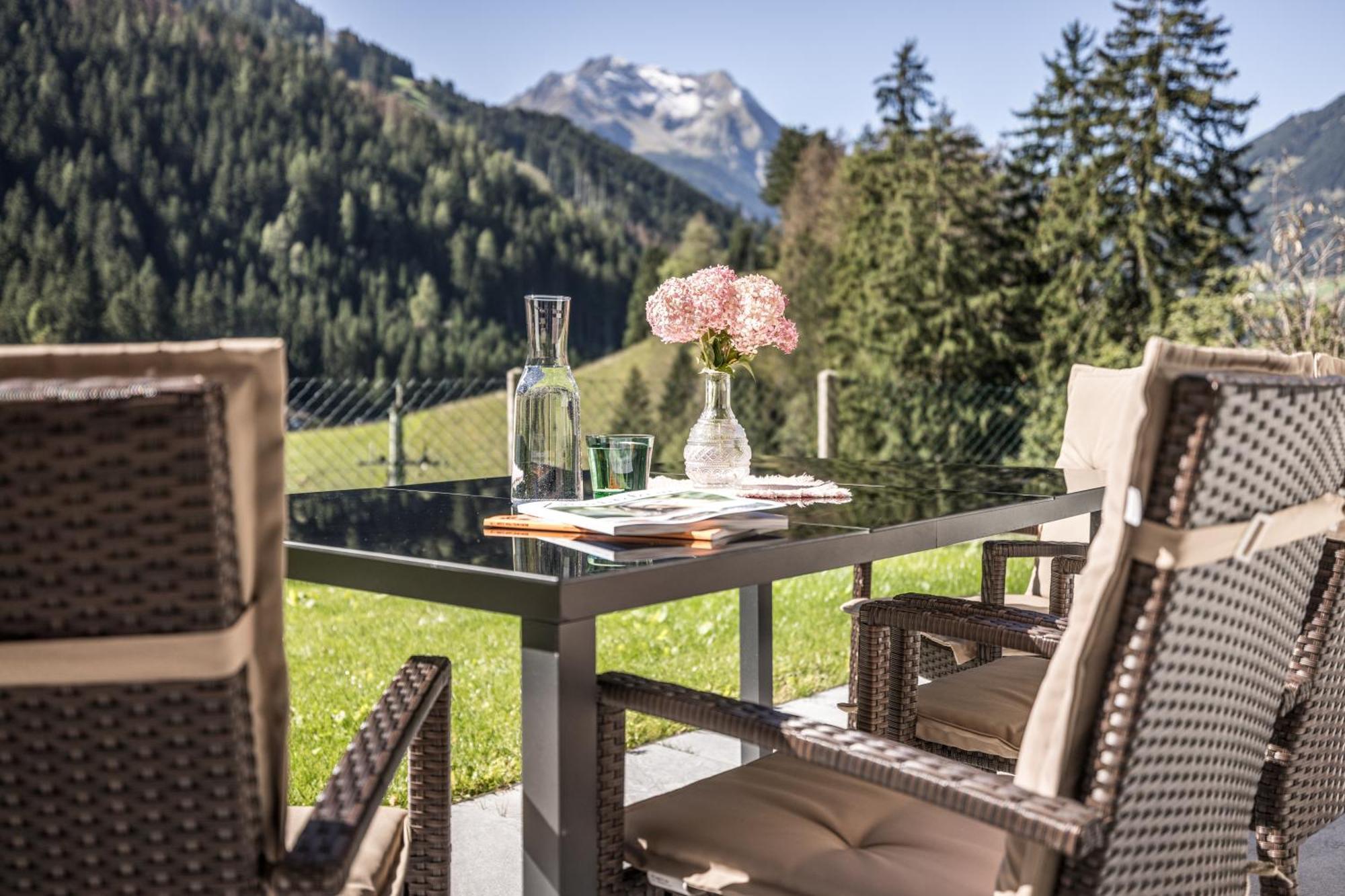 Natur Zeit - Alpine Garden Apartments Майерхофен Екстериор снимка